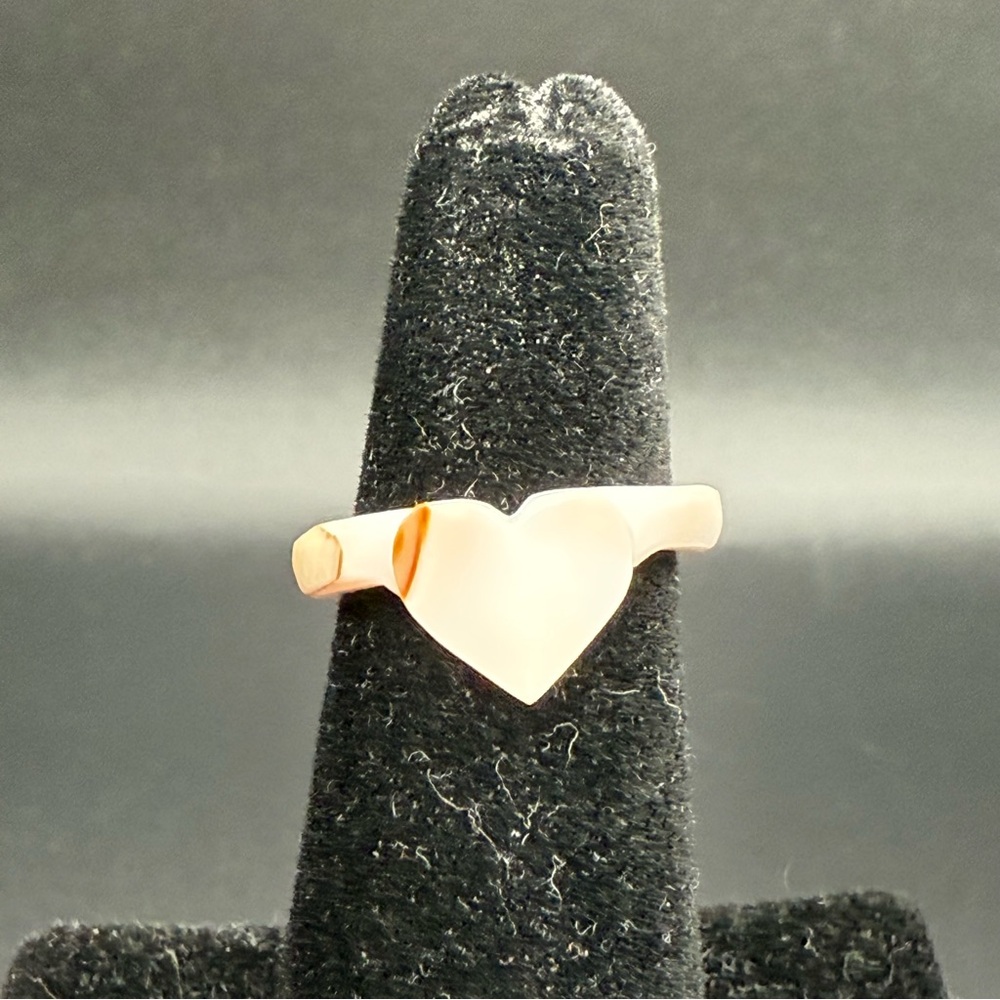 Carved Heart Shell Ring Size 6 - Picture 5 of 7